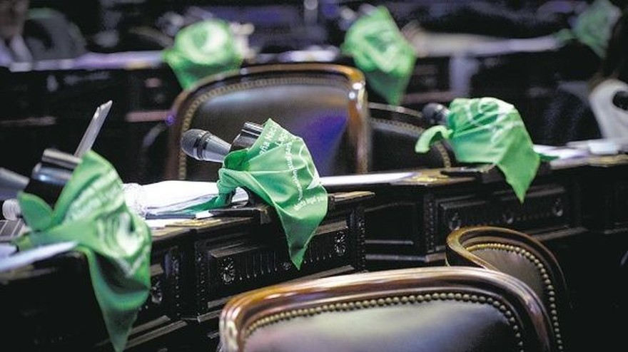 Diputados radicales se enfrentan a Macri: proponen que el protocolo de aborto no punible sea ley
