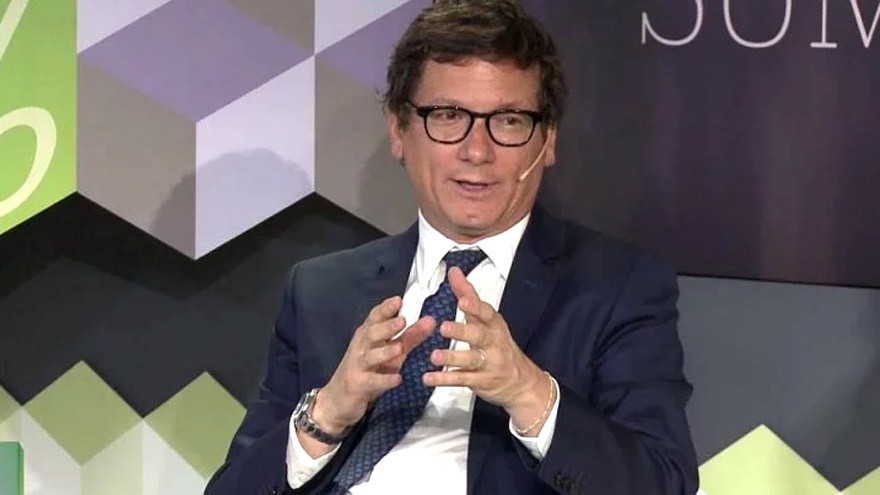 Presidente del HSBC destacó tres fortalezas que permitieron a bancos "aguantar" la corrida del dólar y el retiro de depósitos