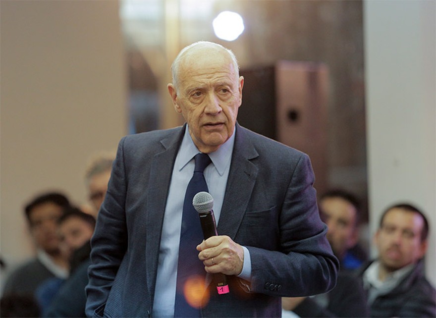 Lavagna dijo que Macri "ya perdió" y está "en franca retirada"