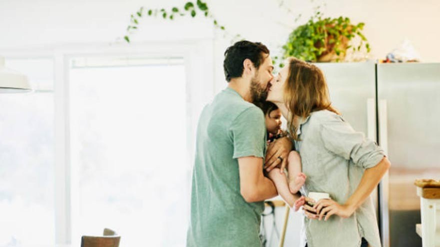 P&G ofrece licencia parental de 8 semanas para nuevos padres y madres de la compañía