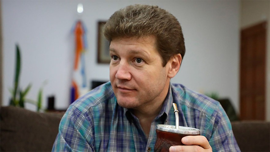 "Soy gay y usaron mi condición para denunciarme por abuso", dijo el gobernador electo fueguino