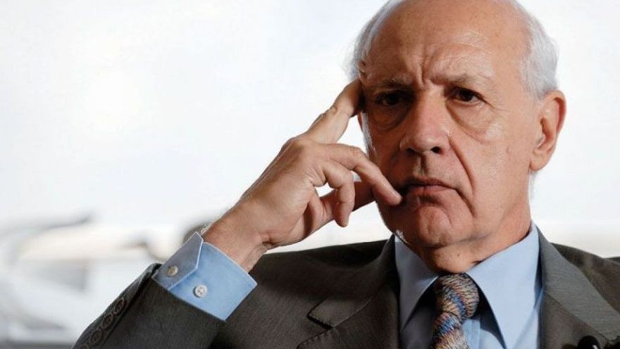 Lavagna criticó al gobierno por "tener un dólar artificial" y advirtió que "es un problema"