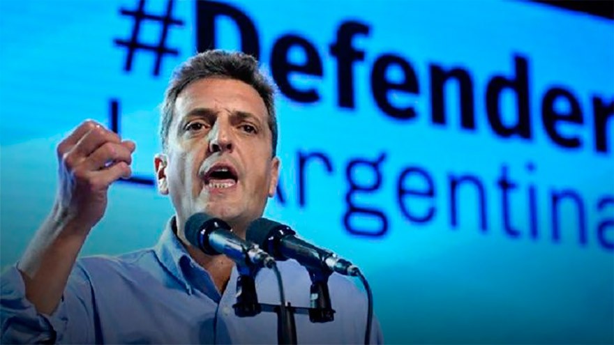 Sergio Massa: "YPF debería volver a centrarse en el petróleo y olvidarse de los monopatines"