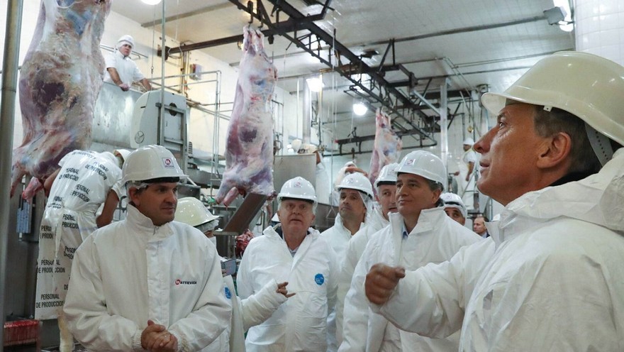 Cierra un frigorífico que inauguró Mauricio Macri el año pasado y deja 300 empleados en la calle