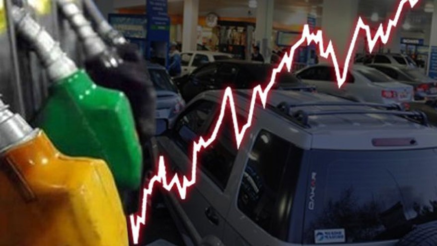 Las petroleras todavía no fijaron cambios, pero la nafta subirá ni bien se consolide el nuevo dólar
