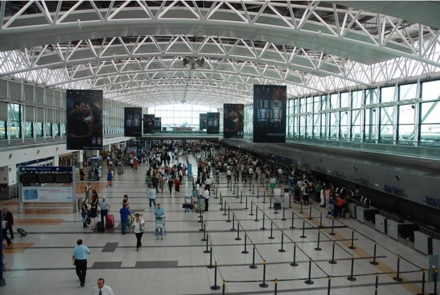 Ofertas de pasajes: el Gobierno limita las promociones de las aerolíneas e impide que bonifiquen tasas e impuestos