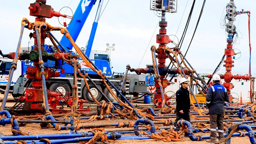 Petroleras se preparan para saltar el cepo cambiario gracias a un decreto del kirchnerismo