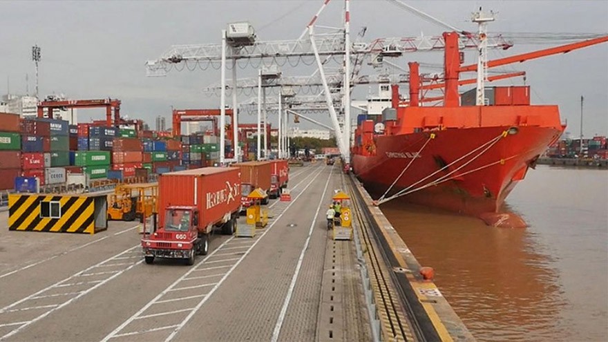 Aceiteros activan una huelga por tiempo indeterminado que paralizará las exportaciones del complejo cerealero