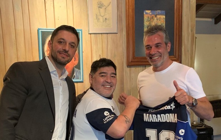 Revolución en el fútbol argentino: Diego Maradona es el nuevo director técnico de Gimnasia de La Plata