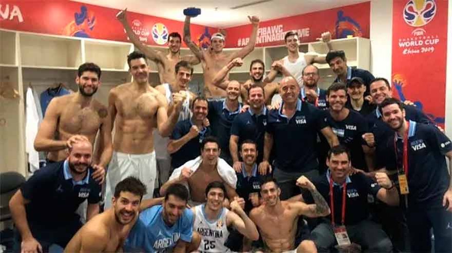 Video: el loco festejo de la selección de básquet tras el triunfo ante Serbia