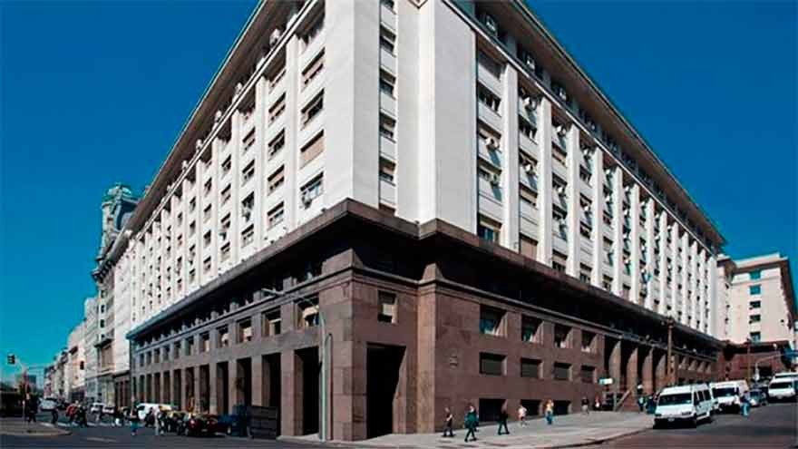 Hacienda reasignan partidas por más de u$s40.000 millones para el pago de deuda
