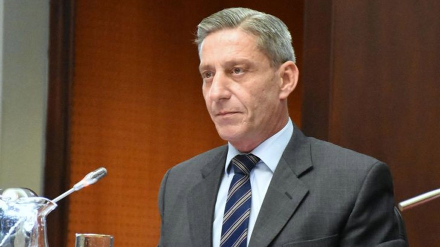 Chubut: así justificó Arcioni su intento de aumentar 100% su sueldo en plena crisis