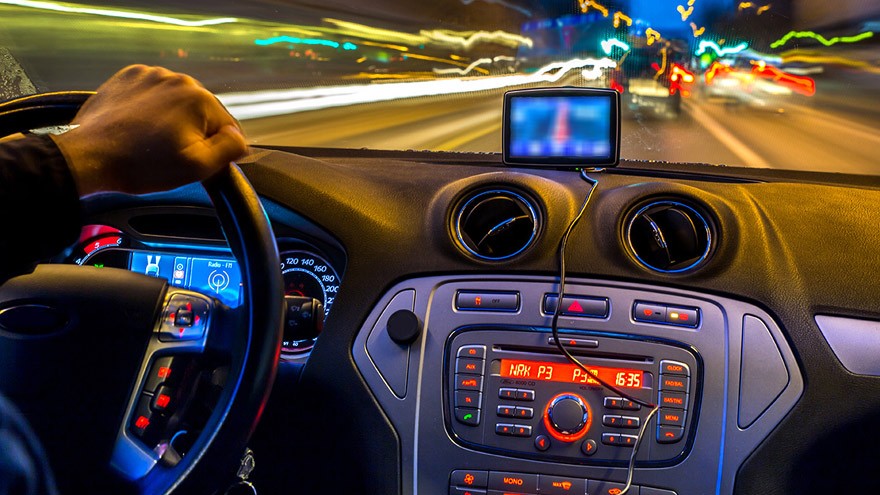 Cuál es la razón por la que más del 80% de los argentinos se distrae cuando conduce un auto