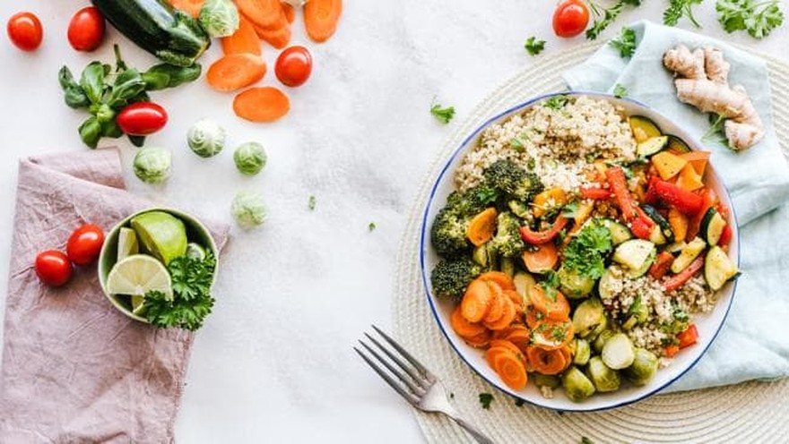 Veganos y vegetarianos: cómo incorporar la vitamina B12 a sus dietas