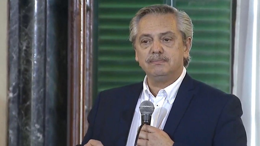 Alberto Fernández anunció un Ministerio de la Mujer y cargó contra Macri por la educación pública