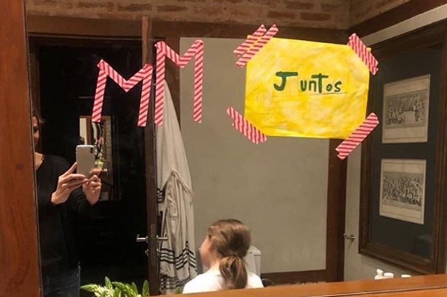 La tierna bienvenida de Antonia Macri a su padre tras el debate presidencial