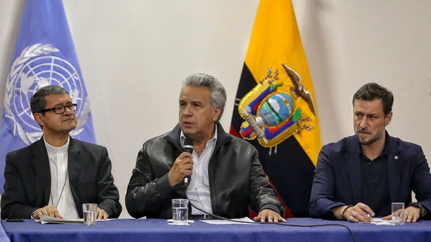 Festejos en todo Ecuador tras acuerdo entre el gobierno de Lenín Moreno y líderes indígenas