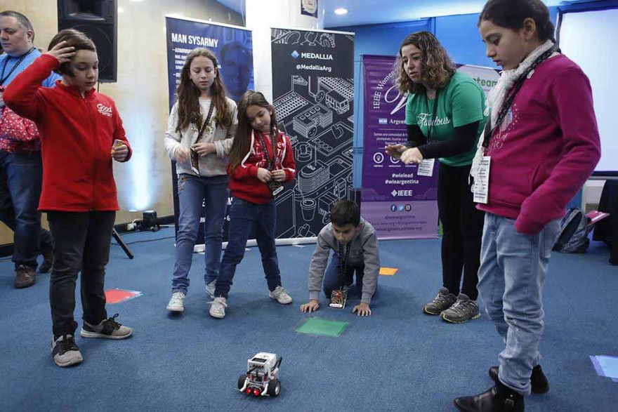 Llega una nueva edición de nerdear.la con actividades que van desde la divulgación científica a la inclusión