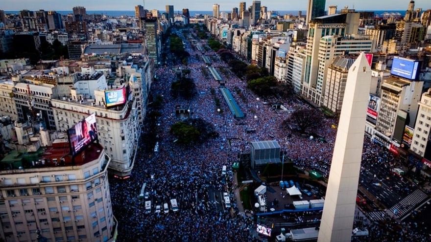 Mauricio Macri quiso llegar al millón de personas en su acto, tal como lo hiciera Alfonsín: ¿lo consiguió?