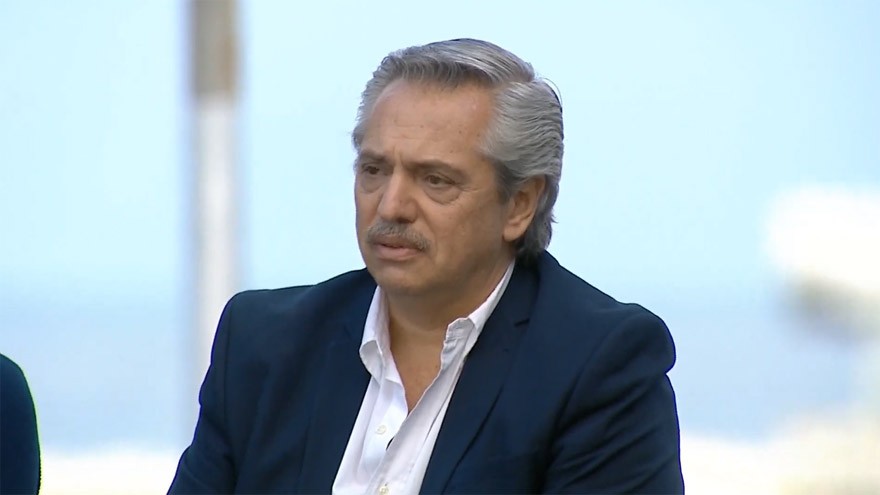 El Presidente firmó el decreto para aumentar los sueldos de empleados estatales