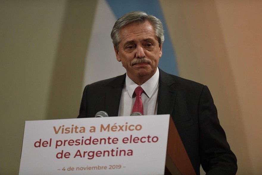 Alberto Fernández criticó al Gobierno por Bolivia y afirmó que algunos "carecen" de "dignidad democrática"