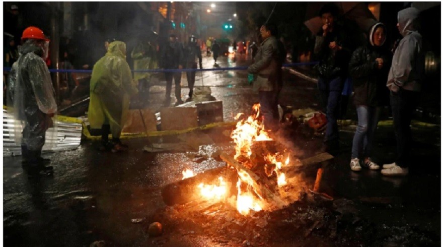 Violencia en Bolivia: saquearon la casa de Evo Morales e incendiaron la de opositores