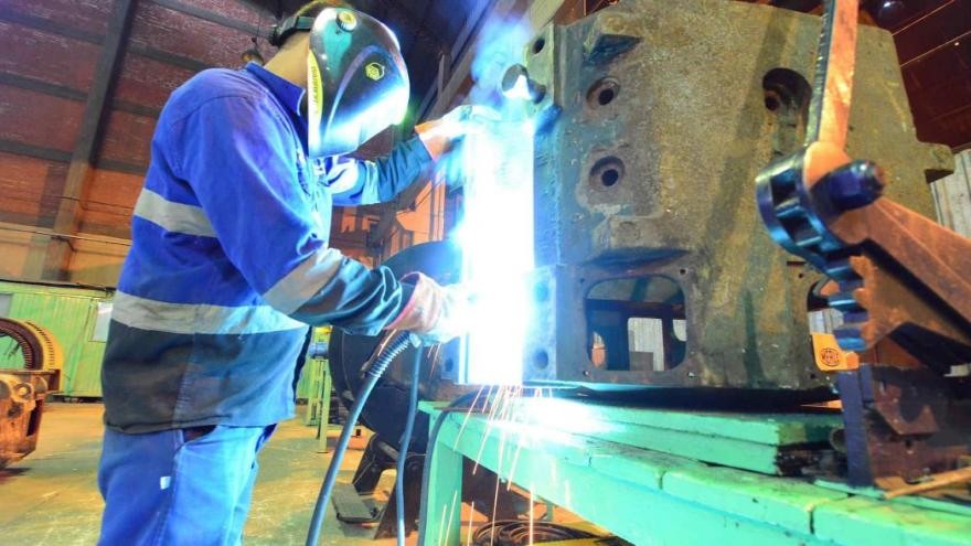 Impacto de la crisis: la industria cayó 6,4% y la construcción retrocedió casi 8% durante 2019