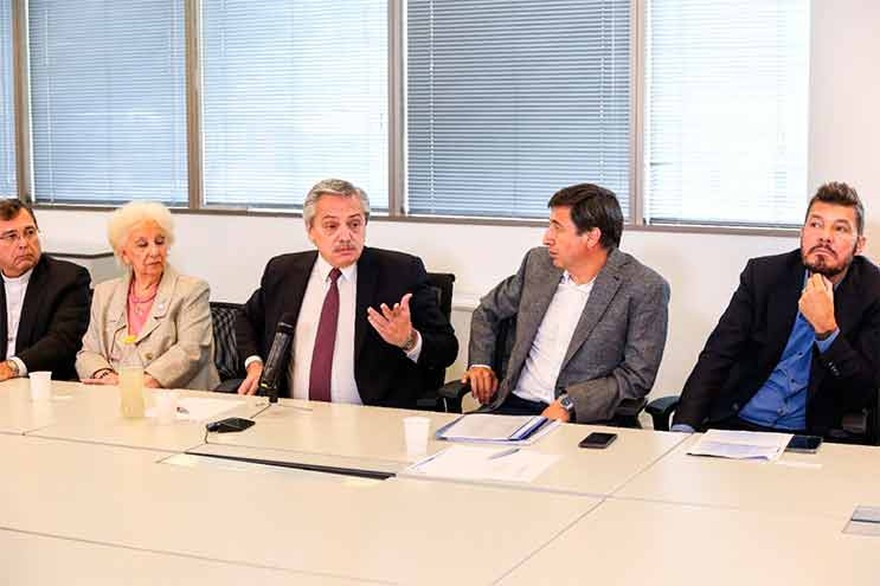 Junto a Tinelli y los sindicatos, Fernández pone a la lucha contra el hambre como "prioridad"