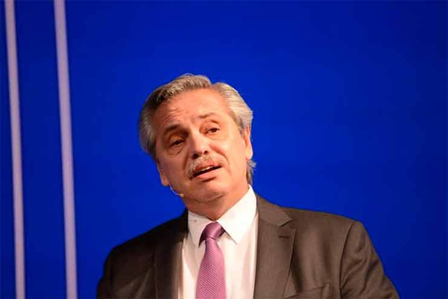Alberto Fernández felicitó a Luis Lacalle Pou por el triunfo en las elecciones uruguayas
