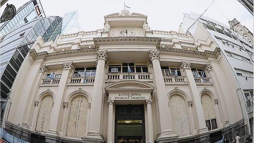 El Banco Central impulsará plazos fijos ajustables para contrarrestar la baja de tasas