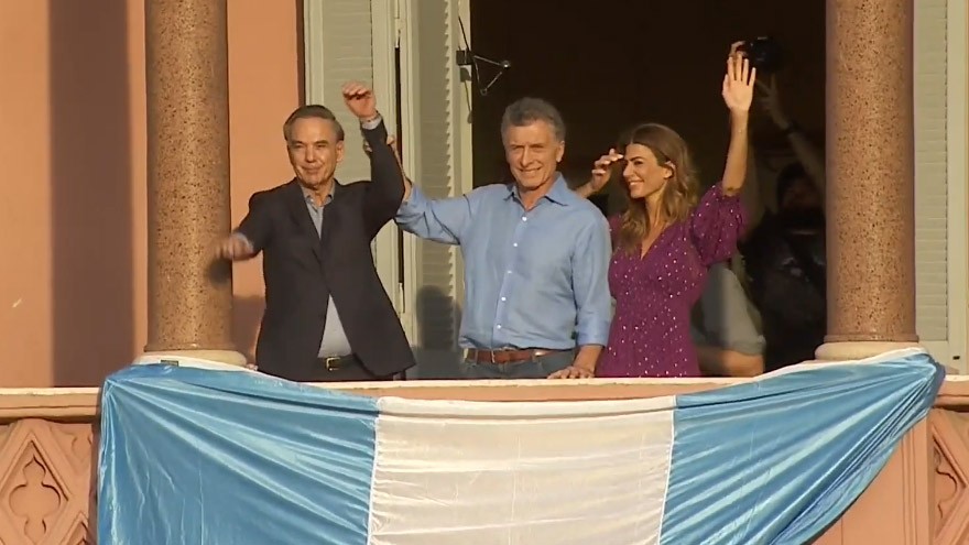 "Volveremos en 2023", la consigna de la masiva despedida a Mauricio Macri