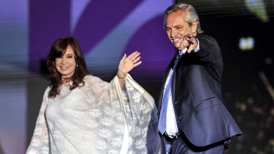 Con guiño a Cristina, el Gobierno retoma agenda original de reformas y pide "sacrificios" a empresarios