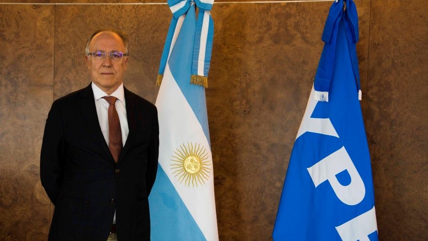 YPF vuelve al mercado de capitales: busca atraer a tenedores de pesos locales