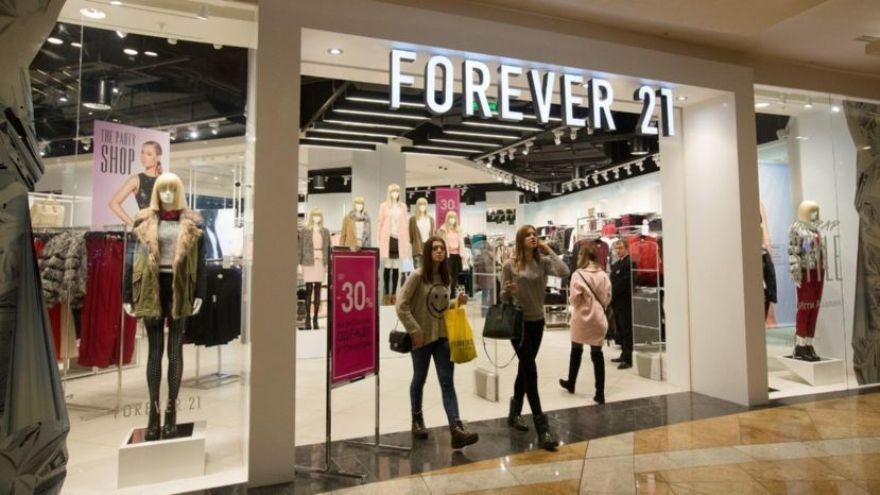 Luego de entrar a concurso de acreedores, Forever 21 cambia el "brick" por el "click"