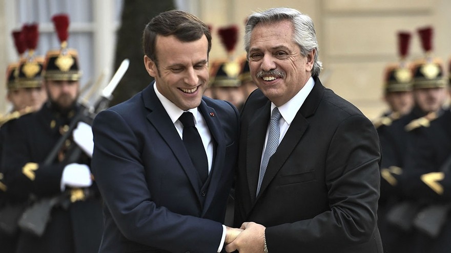 Macron, a Alberto Fernández: "Francia acompañará y se movilizará con el FMI para ayudar a la Argentina"