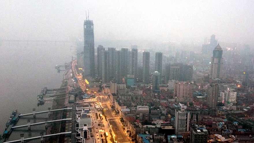Video desde un dron: cómo está hoy Wuhan, la ciudad china donde surgió el coronavirus
