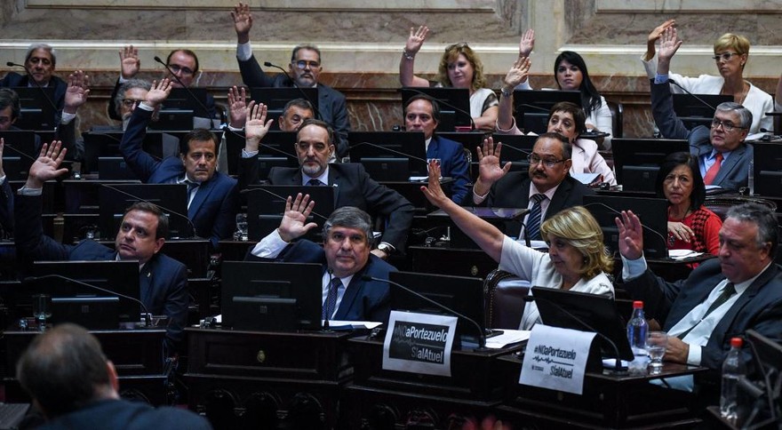 El Senado aprobó por unanimidad la ley para renegociar la deuda con bonistas y el FMI