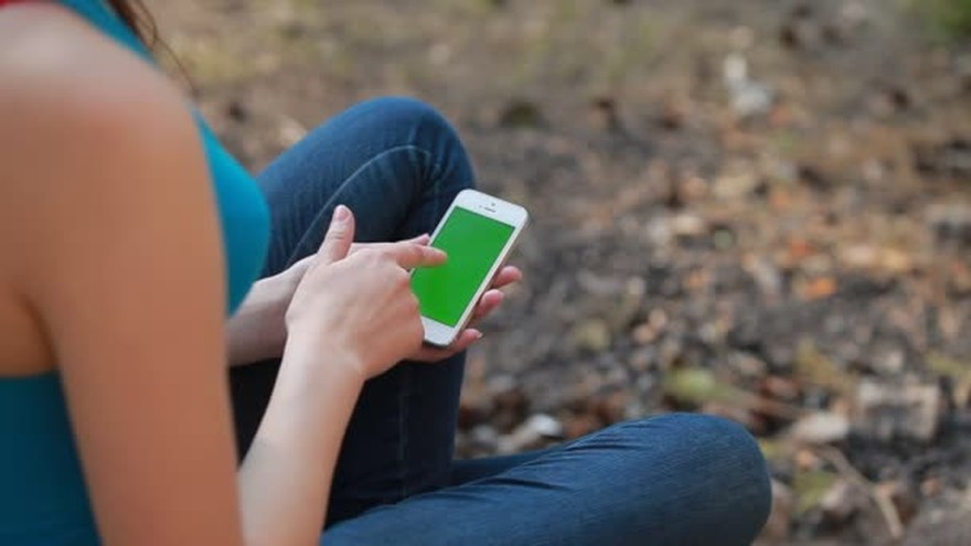 Inteligencia artificial para alertar a los adolescentes de riesgos de publicar en redes