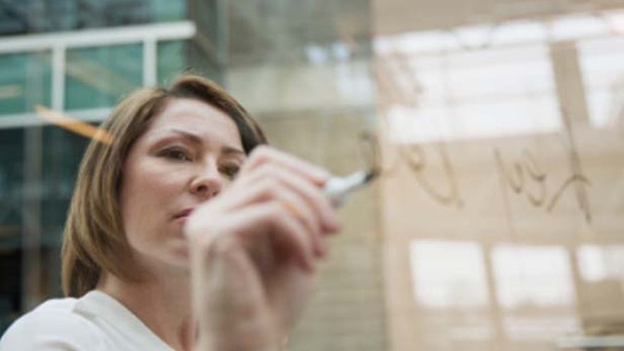 La IGJ fijó que el 50% del directorio debe estar integrado por mujeres: ¿a qué empresas y organizaciones alcanza?
