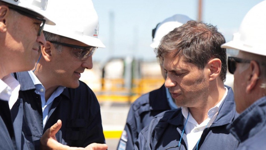 Kicillof visitó una refinaría en Campana que recibió u$s1.500 millones de inversión de los hermanos Bulgheroni