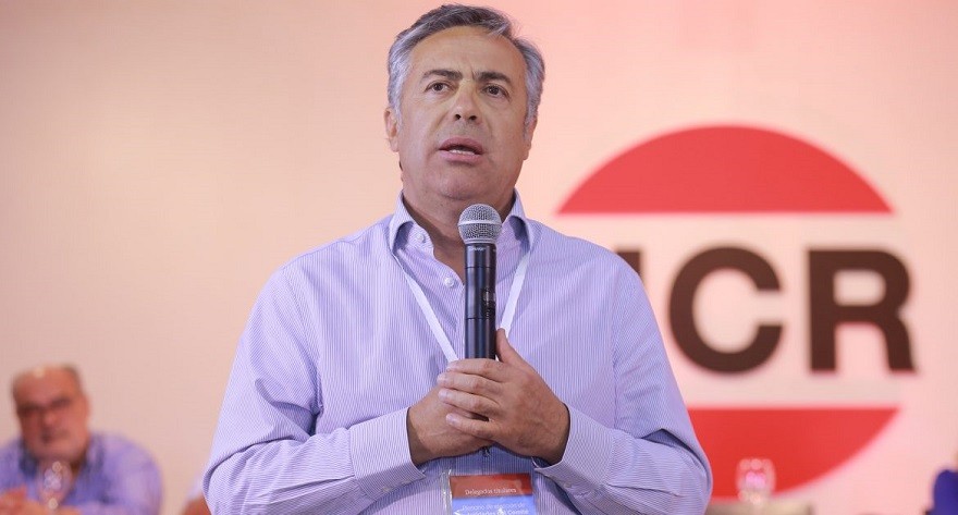 Cornejo le respondió a Alberto F.: "expliquen por qué se cayó la vacuna de Pfizer"