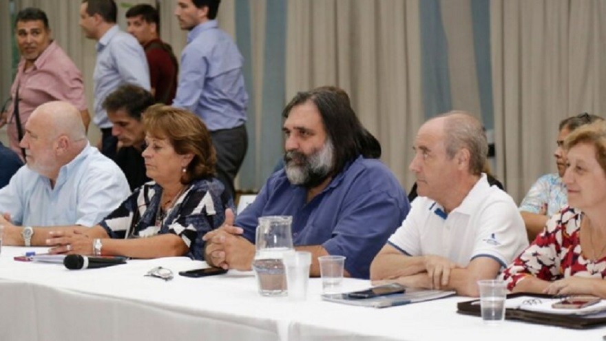 Con aval de Guzmán, el Gobierno se encamina a cerrar una suba del 32% con los gremios docentes