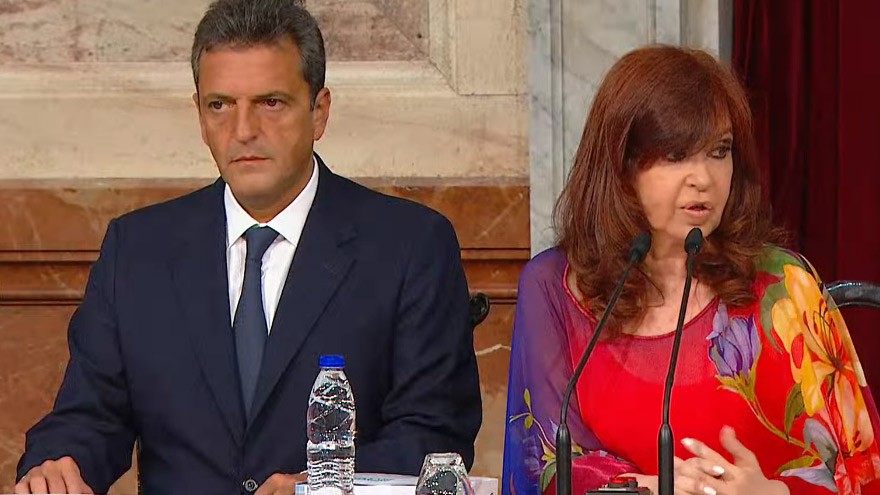 Cristina y Sergio Massa aprueban un plus de hasta 70.000 pesos a empleados del Congreso