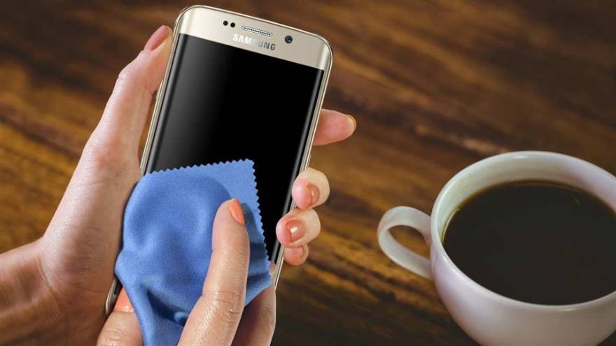 Así se desinfecta un smartphone correctamente, paso a paso