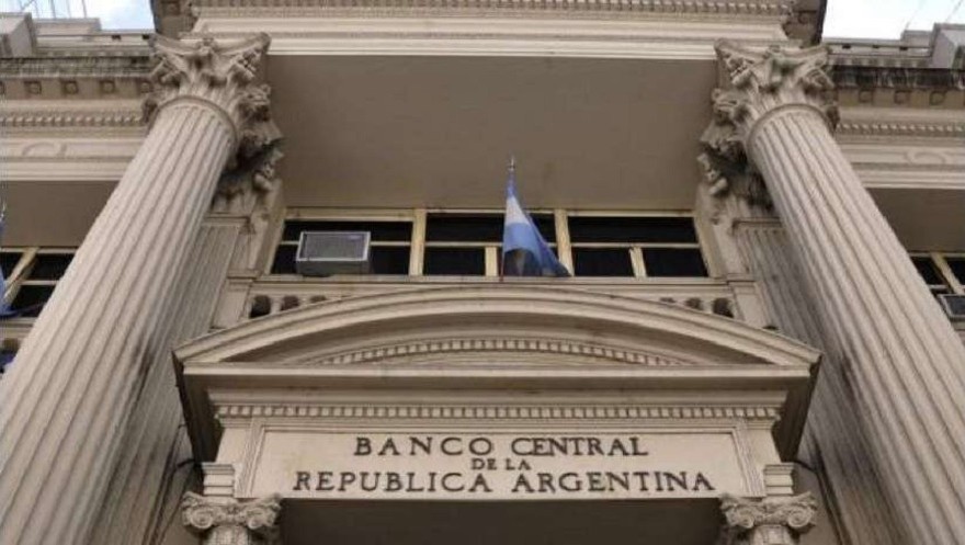 Las medidas "anti pandemia" del BCRA: afloja cepo para varados, extiende vida del billete de $5 e impulsa a las fintech