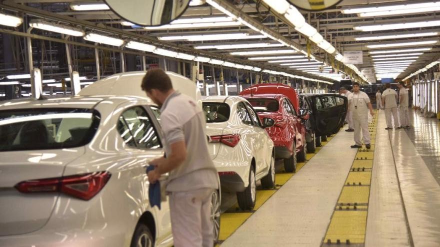 Fabricantes de pinturas para autos cierran sus plantas en Argentina y se mudan a Brasil