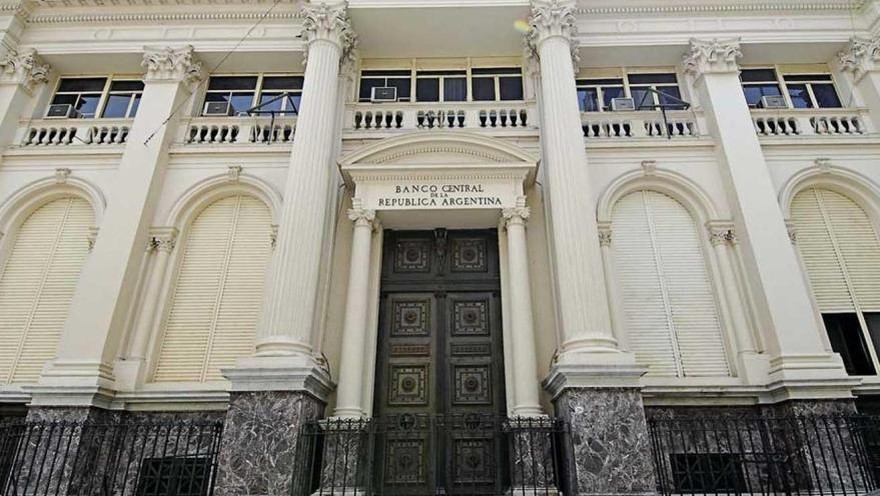Cuál es la aclaración que hizo el Banco Central sobre las autorizaciones para la compra de dólares sin el 30%