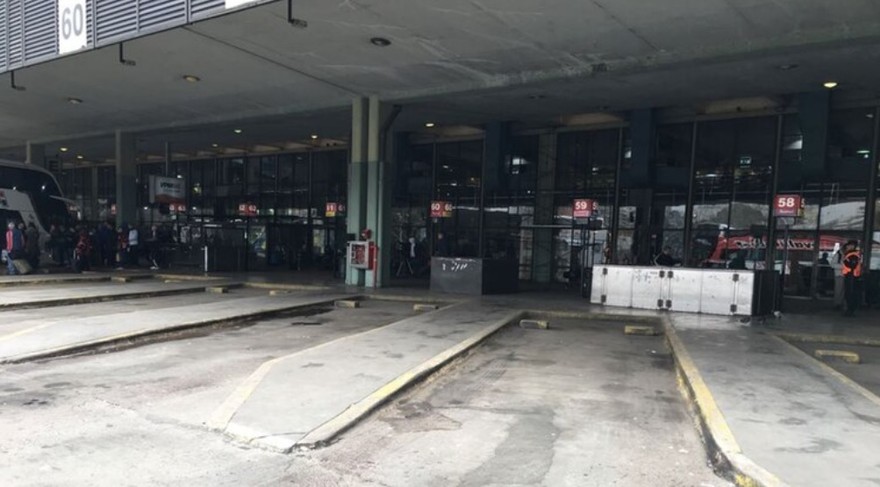 El Gobierno extendió la prohibición para viajar en trenes y colectivos de larga distancia y en vuelos de cabotaje