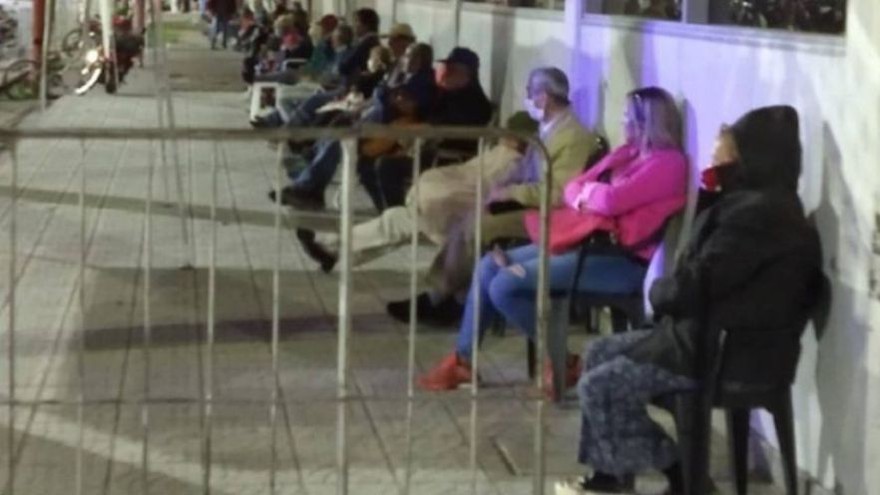 "Hicimos todo al revés; los abuelos no debían salir a la calle", advirtió experto