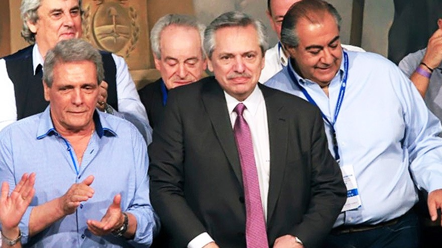 Gobierno ultima negociaciones con empresarios y sindicatos para avalar recortes salariales a suspendidos